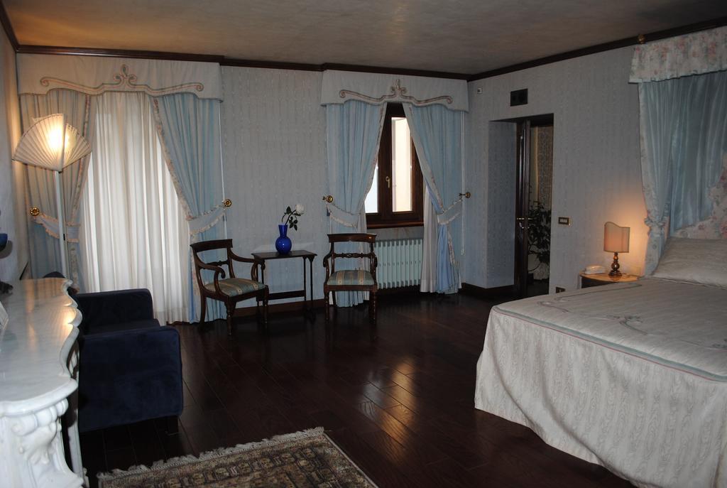 Hotel Locanda San Giacomo Agliano Terme Bilik gambar